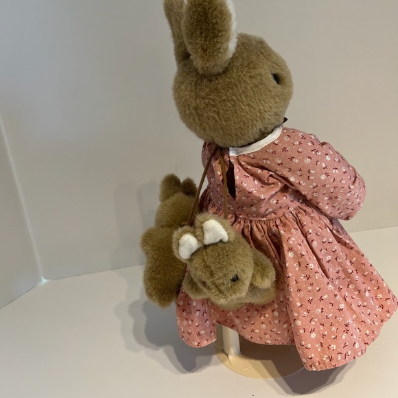 Vintage Charm Plush Mommy With Two Baby Bunnies Stuffed Toy - Picture 5 of 11